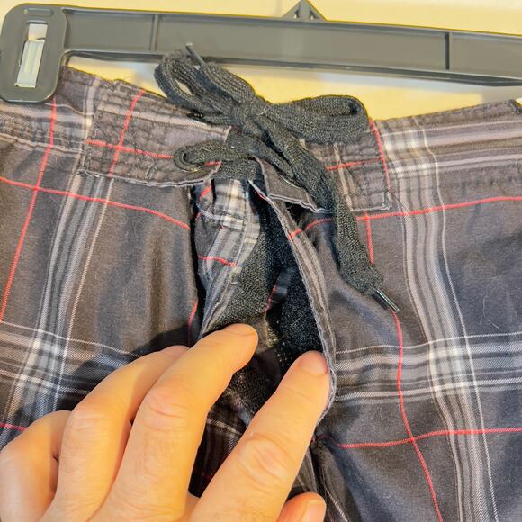 Aeropostale 1987 Board Short Swim Trunks Men 34W Black Red Grey Plaid Pocket - Picture 5 of 16